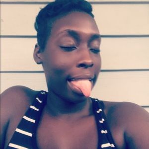 Meet your Posher, Kendra